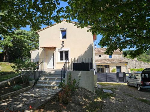 Villa Raphaël : Maisons de vacances proche de Roche-Saint-Secret-Béconne
