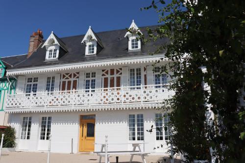 White House, maison d-hôtes : Maisons d'hotes proche de Sainte-Croix-sur-Aizier