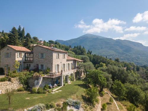 Charm, luxury, stunning views, villa with pool : Villas proche de Courmes