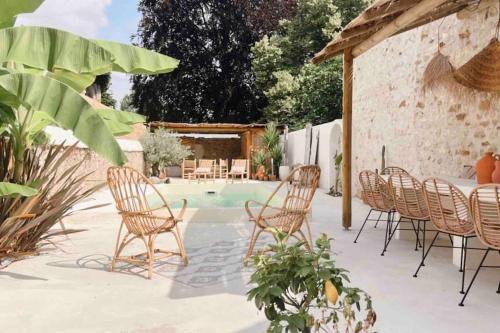 Maison Hortense piscine et sauna : Villas proche de Dangé-Saint-Romain