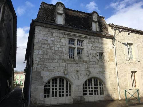 La Maison De La Tour Annex : Appartements proche de Saint-Barthélemy-d'Agenais