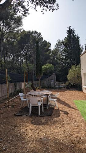 Maison neuve (15 min de Cassis) : Villas proche de Roquefort-la-Bédoule