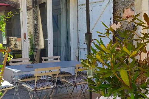 Cozy House on impressionist road : Maisons de vacances proche de Bray-et-Lû