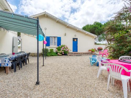 Holiday Home Pontac-Gadet 2 - JDL101 by Interhome : Maisons de vacances proche de Jau-Dignac-et-Loirac