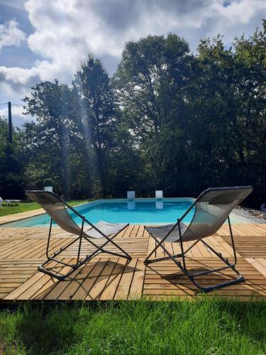 Gîte Chamboul'tesRêves avec piscine : Maisons de vacances proche de Saint-Salvadour