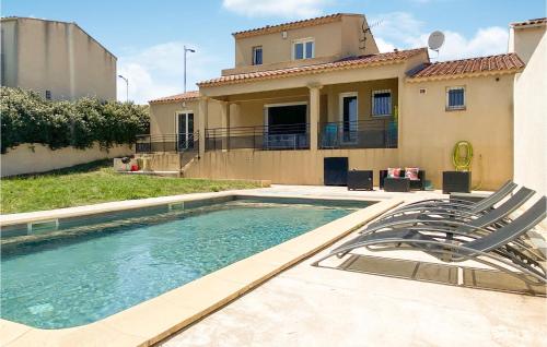 Amazing Home In Aramon With Outdoor Swimming Pool, Wifi And Indoor Swimming Pool : Maisons de vacances proche d'Aramon