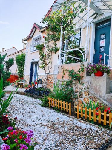 House 100m2 with Garden and BBQ 20 min from Paris : Maisons de vacances proche de Longpont-sur-Orge