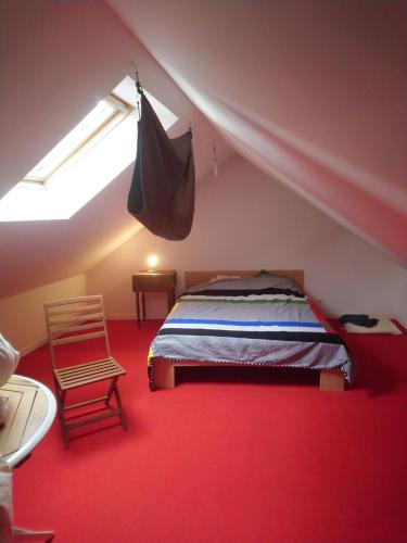 chambre chez l-habitant maison ancienne rouge : Sejours chez l'habitant proche de Les Aix-d'Angillon