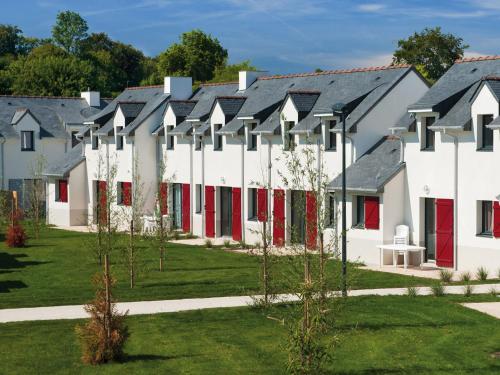 Comfortable holiday home close to a golf course in Brittany : Maisons de vacances proche de Quéven