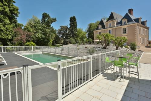 Hôtel & Restaurant - Le Manoir des Cèdres - piscine chauffée et climatisation : Hotels proche de Saint-Antoine-d'Auberoche