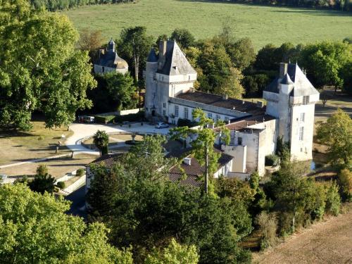 Chateau de Mornay : Appartements proche de Saint-Julien-de-l'Escap