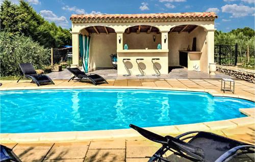 Awesome Apartment In Pouzilhac With Outdoor Swimming Pool And Wifi : Appartements proche de Valliguières