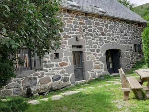 Gîte Paulhac, 6 pièces, 12 personnes - FR-1-742-420 : Maisons de vacances proche de Saint-Martin-sous-Vigouroux