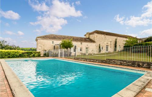 Beautiful Home In Beauville With 5 Bedrooms, Wifi And Outdoor Swimming Pool : Maisons de vacances proche de Hautefage-la-Tour