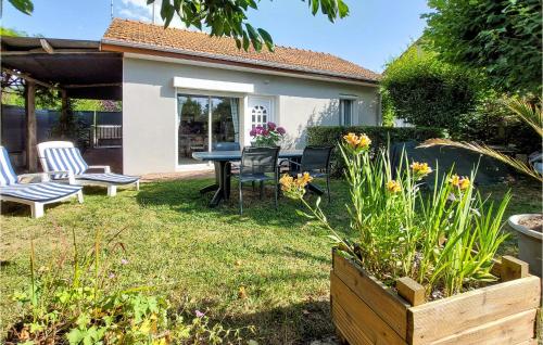 Amazing Home In Molinet With Wifi And 2 Bedrooms 2 : Maisons de vacances proche de Le Pin