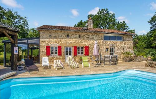 Stunning Home In Augignac With Private Swimming Pool, Outdoor Swimming Pool And Heated Swimming Pool : Maisons de vacances proche de Le Bourdeix