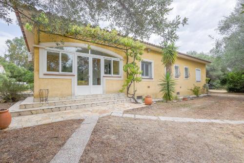 Villa Ventiseri - Maison vue montagne : Maisons de vacances proche de Solaro