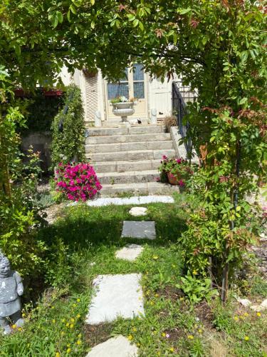 Villa Christine Chambre Bleue : Maisons d'hotes proche de Saint-Léonard-en-Beauce