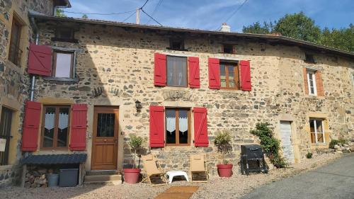 Gîte du moulin : Maisons de vacances proche de Propières
