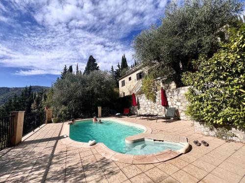 Grande Villa avec piscine privée proche Nice, 12 personnes : Villas proche de Cantaron