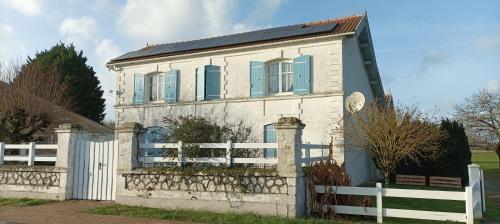 GITE les p-tites cagouilles : Maisons de vacances proche de Saint-Genis-de-Saintonge