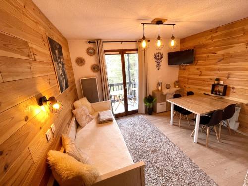 Chalereux studio a la montagne : Appartements proche de Saint-Dalmas-le-Selvage