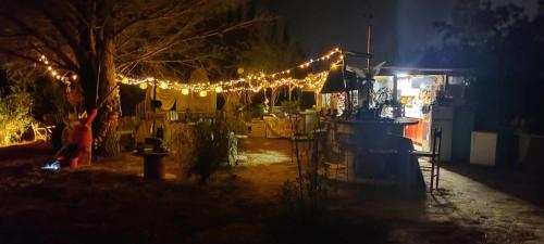 Caravane vintage camping a la ferme : Tentes de luxe proche de Bages
