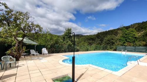 Maison avec piscine La Casetta : Maisons de vacances proche de Boffres