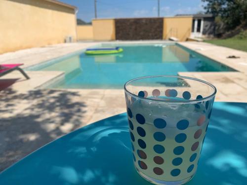 Villa et chalet avec piscine proche Aix & Luberon : Maisons de vacances proche de Peyrolles-en-Provence
