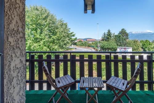 Well-equipped studio with magnificent mountain views : Appartements proche de Metz-Tessy
