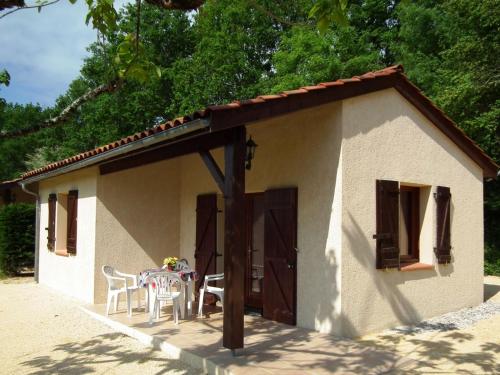 Detached house with dishwasher in south Dordogne : Chalets proche de Salles