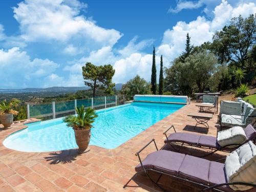 Nice apartment in Grimaud with private pool : Appartements proche de Grimaud