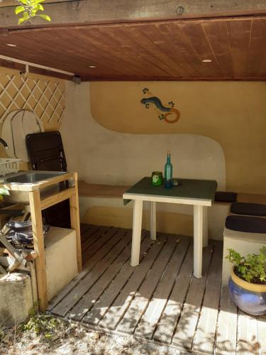 petit studio avec terrasse à la campagne : Sejours a la campagne proche de Gonfaron