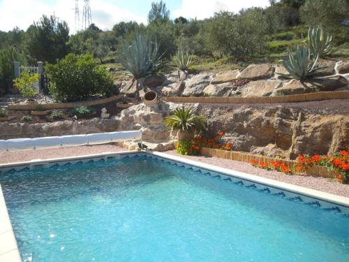 Villa cosy avec piscine : Maisons de vacances proche de Nébian