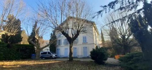 Immense ancien Relais 19ème : Maisons de vacances proche de Mont-Saint-Martin