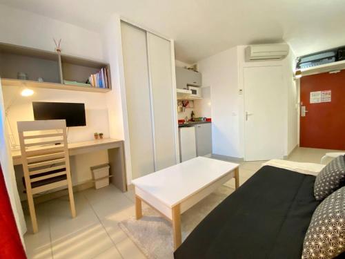 Appartement en résidence avec piscine et parking Aix-en-Provence : Appartements proche d'Éguilles