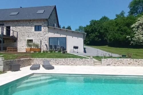 Appartement au sud de la Creuse avec piscine : Appartements proche d'Eygurande