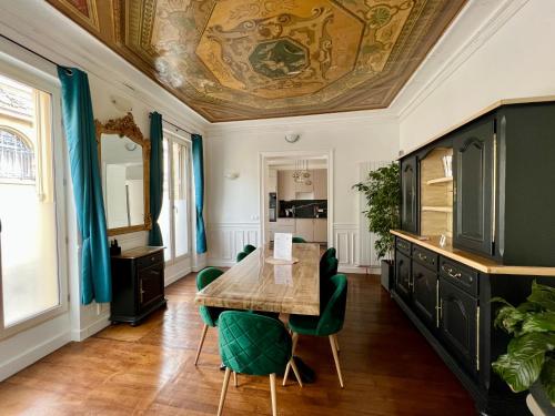 Appartement de luxe avec fresque : Appartements proche de Fontainebleau