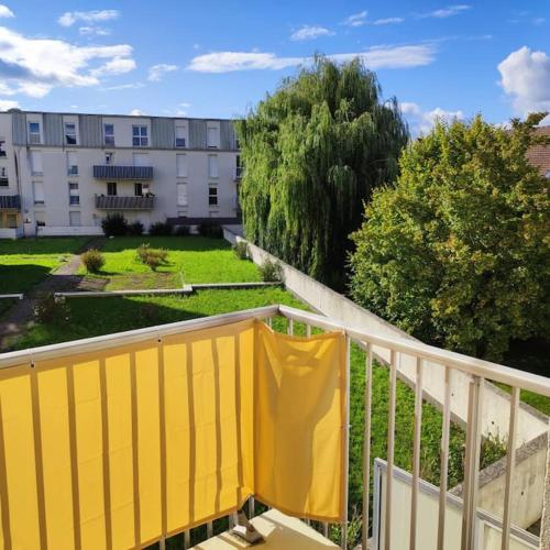 Montereau FY Appt 3P 2 ch Balcon : Appartements proche de Courcelles-en-Bassée