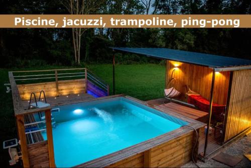 Maison de charme, piscine, jacuzzi, rivière, : Maisons de vacances proche de Courgenay