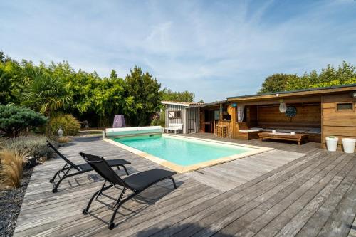 Villa Saint Jean - Maison avec piscine privée : Maisons de vacances proche de Saint-Jean-d'Illac
