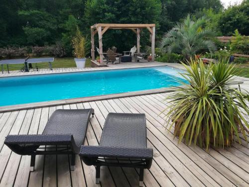 Villa de 5 chambres avec piscine privee jardin clos et wifi a Lacanau : Villas proche de Lacanau