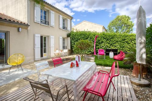 maison moderne bien équipée au calme avec jardins : Villas proche de Saint-Yrieix-sur-Charente