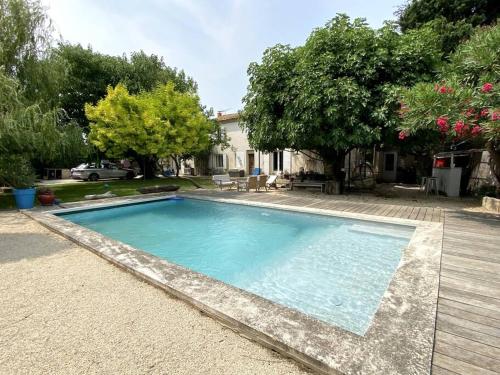 Maison, piscine à 5 min d'Arles : Maisons de vacances proche de Bellegarde