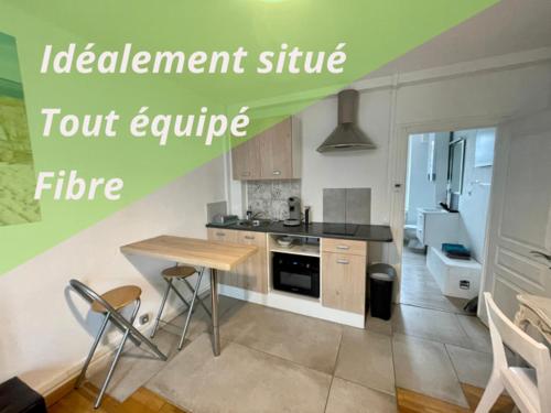 Studio tout confort bien situé : Appartements proche de Fleury-les-Aubrais