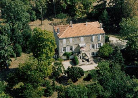 Manoir Angle : B&B / Chambres d'hotes proche de Thorigny-sur-le-Mignon