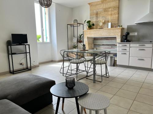 Guest house des carrières : Appartements proche de Saint-Laurent-d'Arce