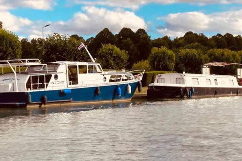 L'Amazone - bateau sur le canal de bourgogne : Bateaux-hotels proche de Turgy
