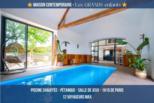 Les GRANDS enfants - Maison Contemporaine à 1h15 de Paris, Piscine, Pétanque & Salle de Jeux : Villas proche de Vernoy