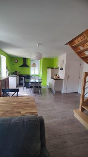 Logement avec grand balcon dans le Brionnais : Appartements proche de Chauffailles